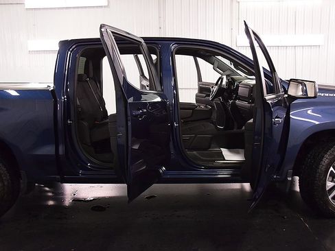 Used 2023 Chevrolet Silverado 1500 LT AWD/4WD image 32