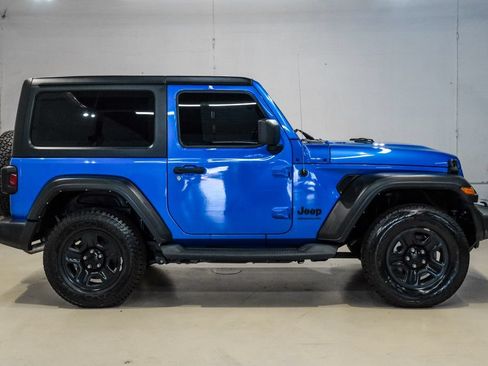 Used 2022 Jeep Wrangler Sport AWD/4WD image 9