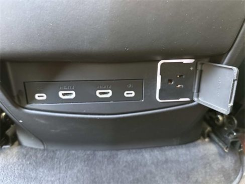 Used 2023 Cadillac Escalade ESV Sport Platinum w/ LPO, ONYX Package image 19