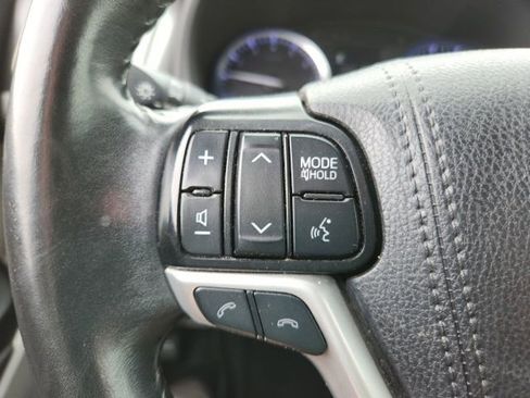 Used 2019 Toyota Highlander XLE image 30