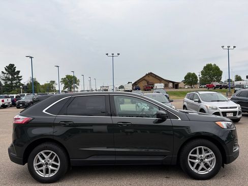 Used 2024 Ford Edge SEL w/ Convenience Package AWD/4WD image 5