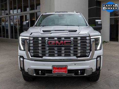 Used 2024 GMC Sierra 3500 Denali w/ Technology Package image 2