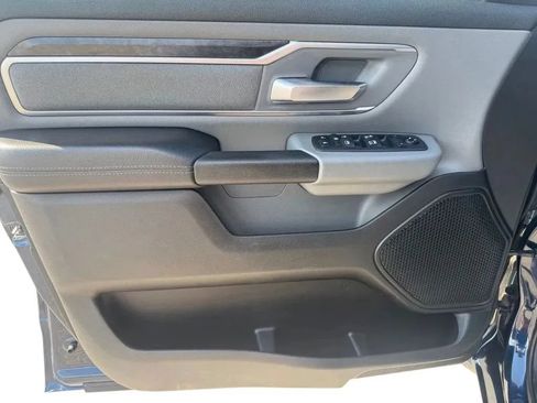 Used 2019 RAM 1500 Big Horn AWD/4WD image 12
