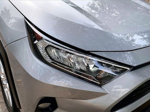 Used 2021 Toyota RAV4 XLE image 29