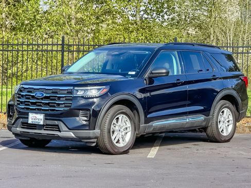 Used 2025 Ford Explorer Active image 7