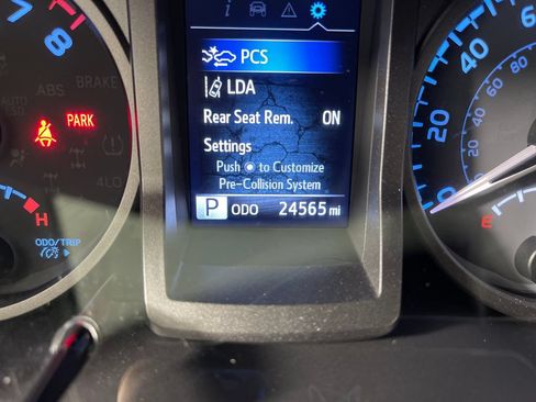Certified 2023 Toyota Tacoma TRD Off-Road AWD/4WD image 19