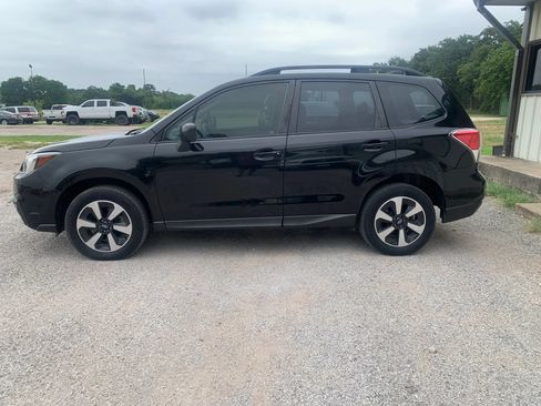 Used 2017 Subaru Forester 2.5i w/ Alloy Wheel Package AWD/4WD image 2