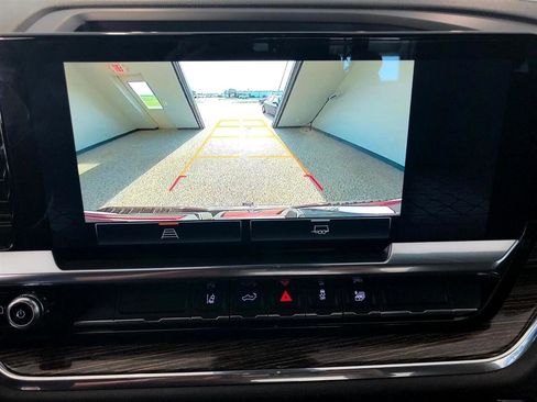 Used 2024 GMC Sierra 2500 SLE w/ SLE Convenience Package image 15