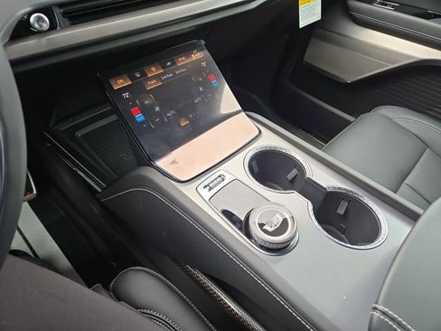 New 2026 Cadillac Vistiq Sport image 21