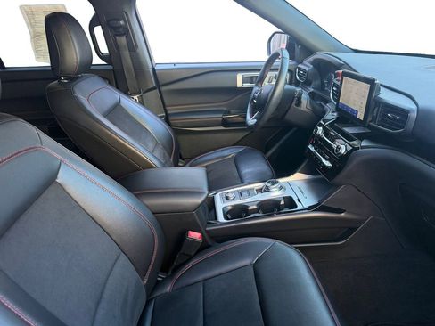 Used 2023 Ford Explorer ST-Line w/ Class IV Trailer Tow Package image 16