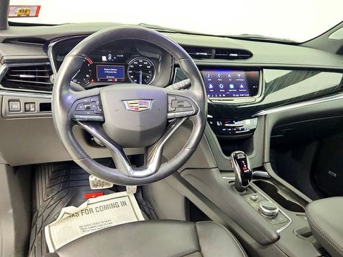 Used 2020 Cadillac XT6 Premium Luxury AWD/4WD image 13