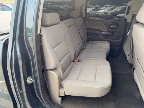 Used 2018 Chevrolet Silverado 1500 LT w/ LT Fleet Convenience Package AWD/4WD image 18