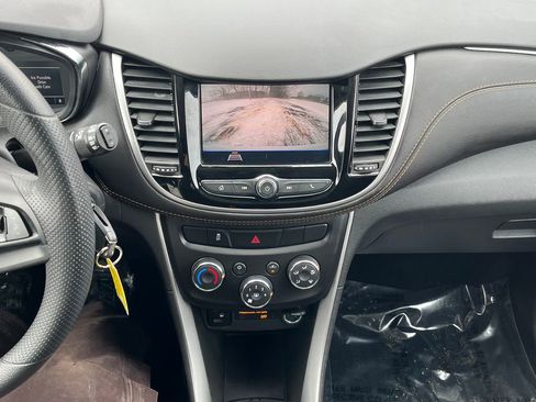 Certified 2022 Chevrolet Trax LS w/ Tint and Cruise Package image 15
