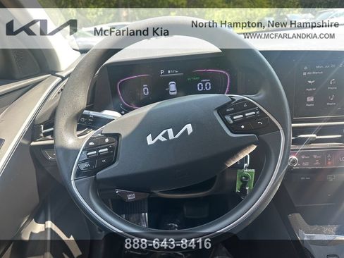 Used 2023 Kia Niro LX FWD image 16