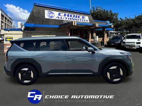 Used 2024 Kia EV9 Wind AWD/4WD image 9