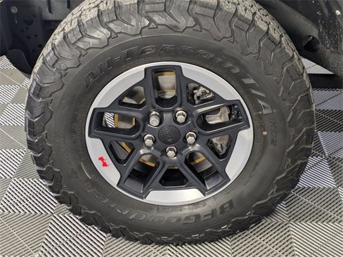 Used 2021 Jeep Wrangler Rubicon w/ Cold Weather Group image 8