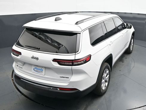 Used 2022 Jeep Grand Cherokee L Limited AWD/4WD image 16