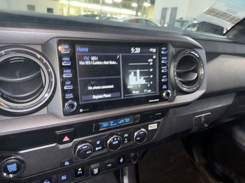 Used 2021 Toyota Tacoma TRD Sport w/ Technology Package image 20