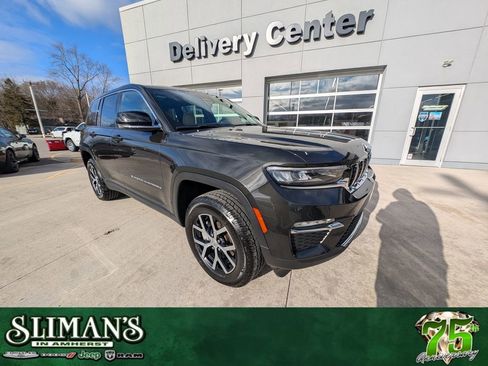 Used 2024 Jeep Grand Cherokee Limited image 1