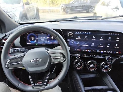 Used 2025 Chevrolet Blazer EV RS AWD/4WD image 4