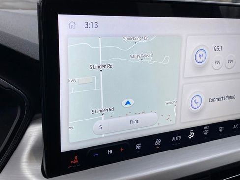 Used 2023 Ford Escape Platinum image 10