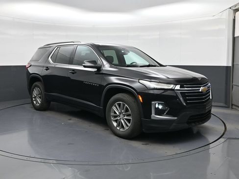 Used 2023 Chevrolet Traverse LT FWD image 1
