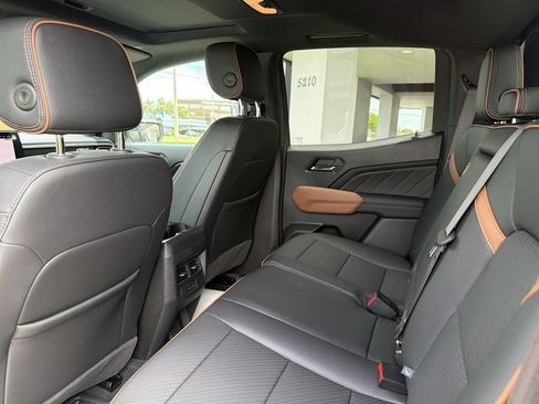 Certified 2025 GMC Canyon AT4 w/ Nightfall Edition AWD/4WD image 23