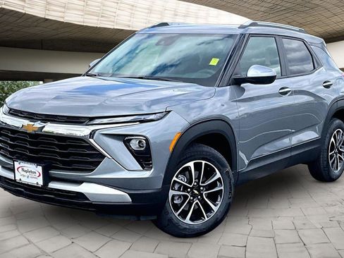 New 2026 Chevrolet TrailBlazer LT w/ Convenience Package AWD/4WD image 1