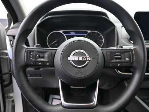 Used 2024 Nissan Rogue S image 38