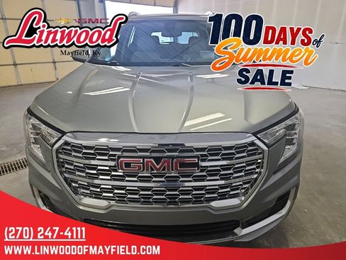 Used 2023 GMC Terrain Denali AWD/4WD image 3