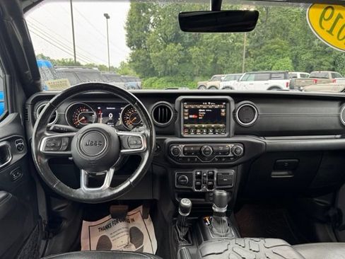 Used 2019 Jeep Wrangler Unlimited Sahara w/ Quick Order Package 24M Moab AWD/4WD image 18