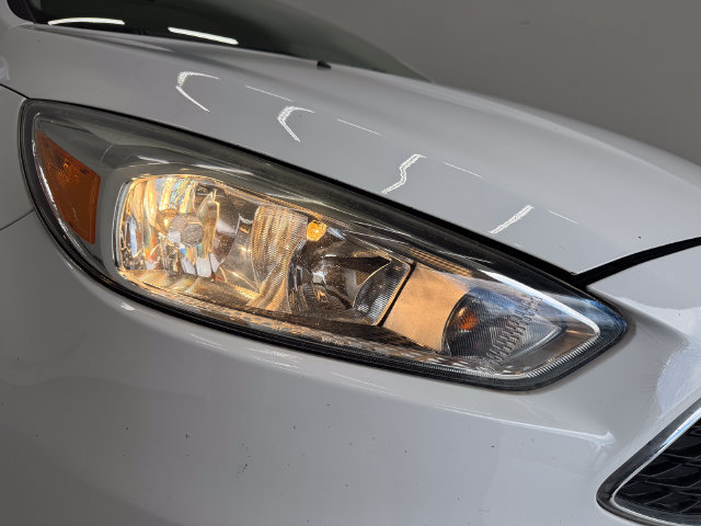 Used 2015 Ford Focus SE FWD image 28