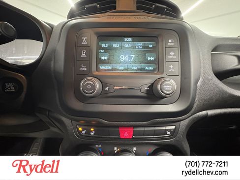 Used 2016 Jeep Renegade Limited image 20