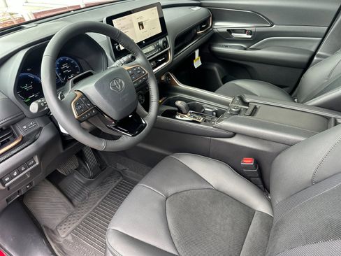 New 2026 Toyota Grand Highlander AWD Hybrid image 9