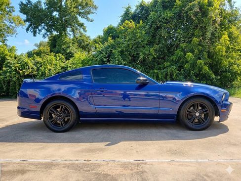 Used 2013 Ford Mustang Coupe RWD image 3