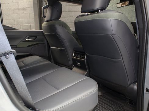 Used 2024 Lexus GX 550 AWD/4WD image 38