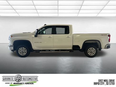 Used 2025 Chevrolet Silverado 2500 LT w/ Convenience Package AWD/4WD image 3