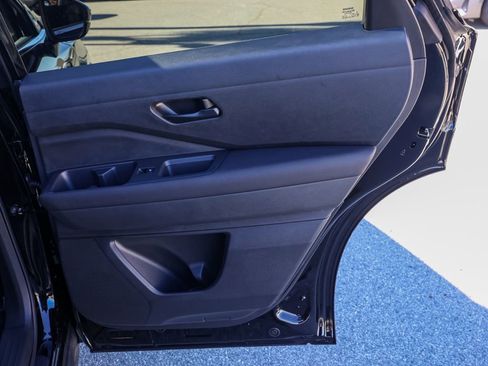 New 2025 Nissan Pathfinder SV image 19