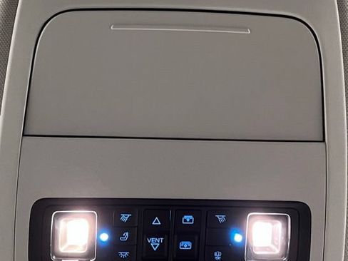 Used 2025 Ford Expedition Platinum AWD/4WD image 41