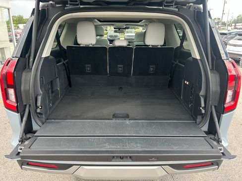 Used 2025 Ford Expedition Max Platinum AWD/4WD image 8