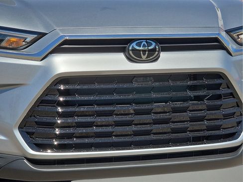 New 2026 Toyota Grand Highlander XLE image 7