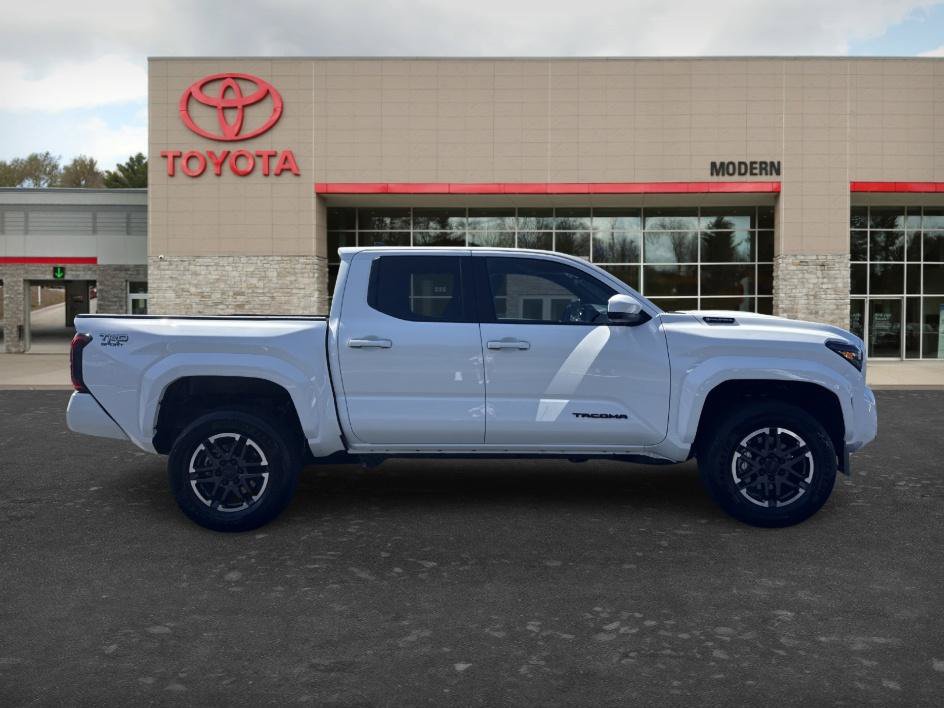 Certified 2026 Toyota Tacoma TRD Sport AWD/4WD image 7