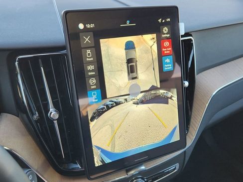 New 2026 Volvo XC60 B5 Plus w/ Climate Package image 9
