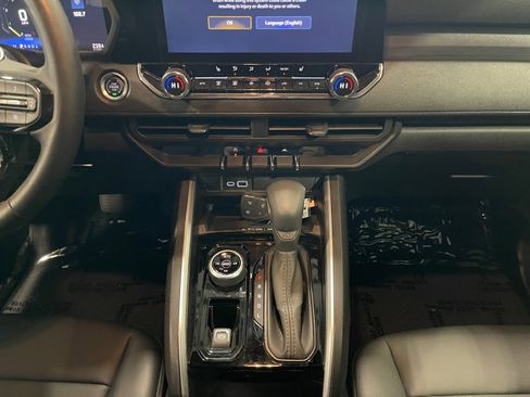 Used 2025 Chevrolet Colorado Trail Boss image 13