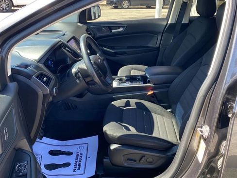 Used 2020 Ford Edge SE FWD image 12