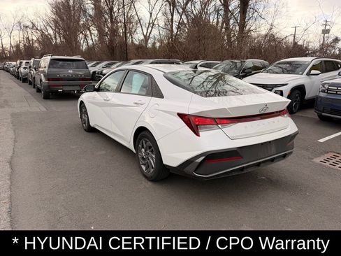 Certified 2024 Hyundai Elantra SEL FWD image 5