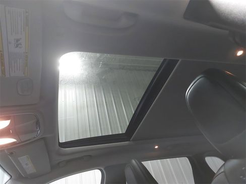 Used 2021 Jeep Cherokee Limited image 72