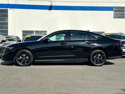 Used 2025 Honda Accord SE image 7
