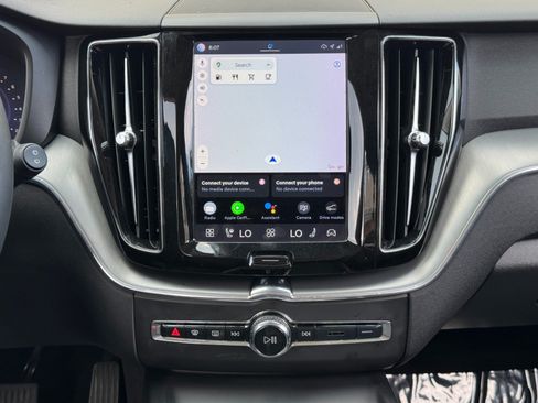 Used 2023 Volvo XC60 B5 Core w/ Climate Package FWD image 20