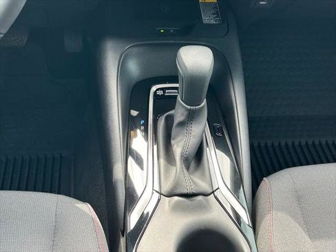 Certified 2025 Toyota Corolla SE image 21
